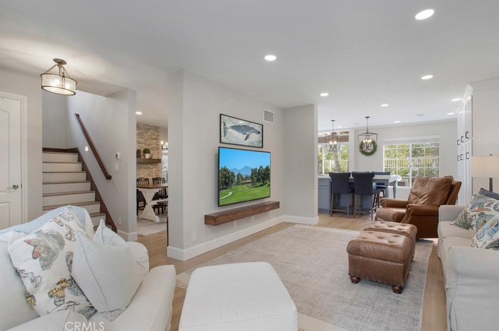 29732 Michelis St, Laguna Beach, CA 92677-1685