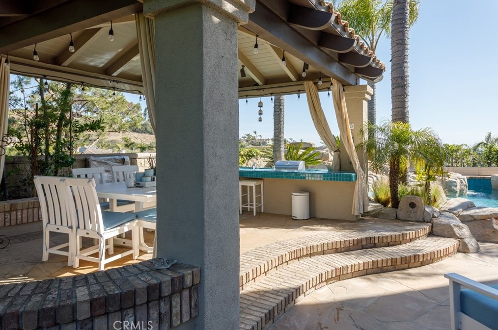 33 Gray Stone Way, Laguna Beach CA  92677-9330 exterior