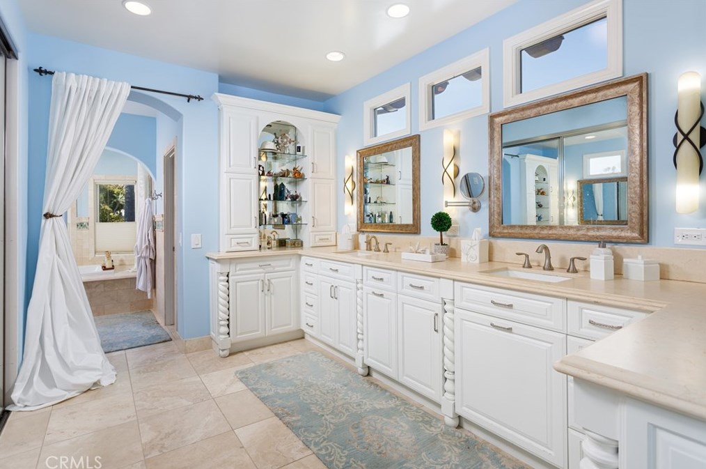 33 Gray Stone Way, Laguna Beach CA  92677-9330 exterior