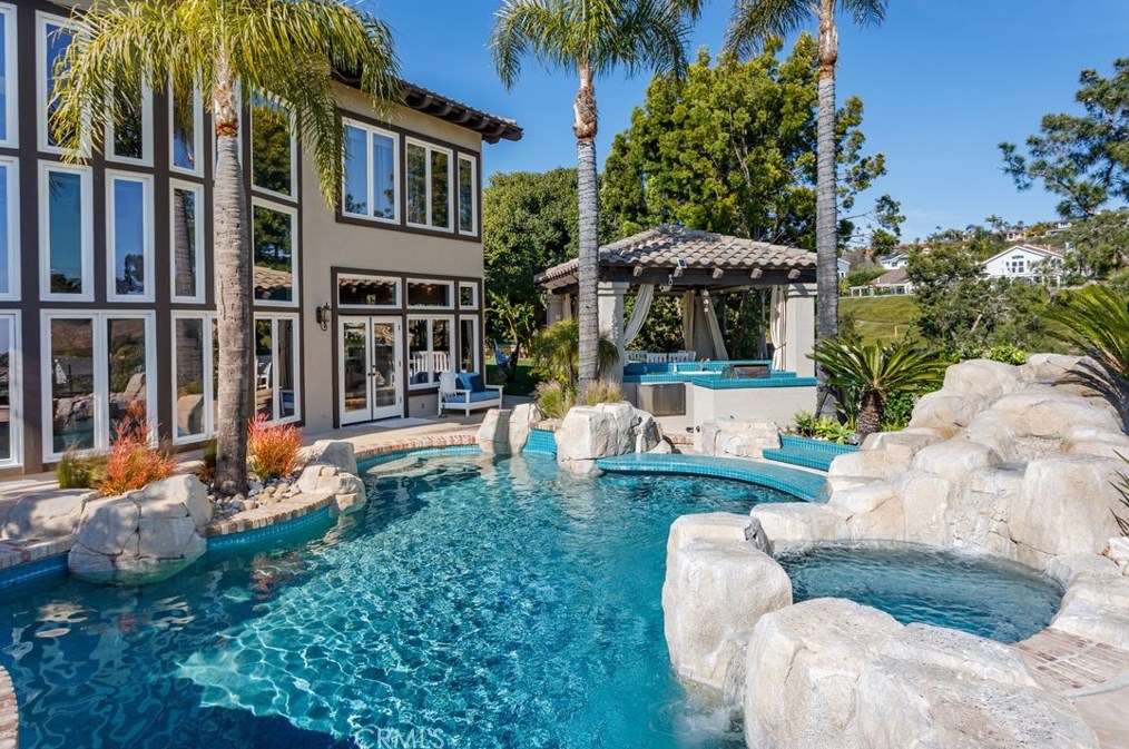 33 Gray Stone Way, Laguna Beach CA  92677-9330 exterior