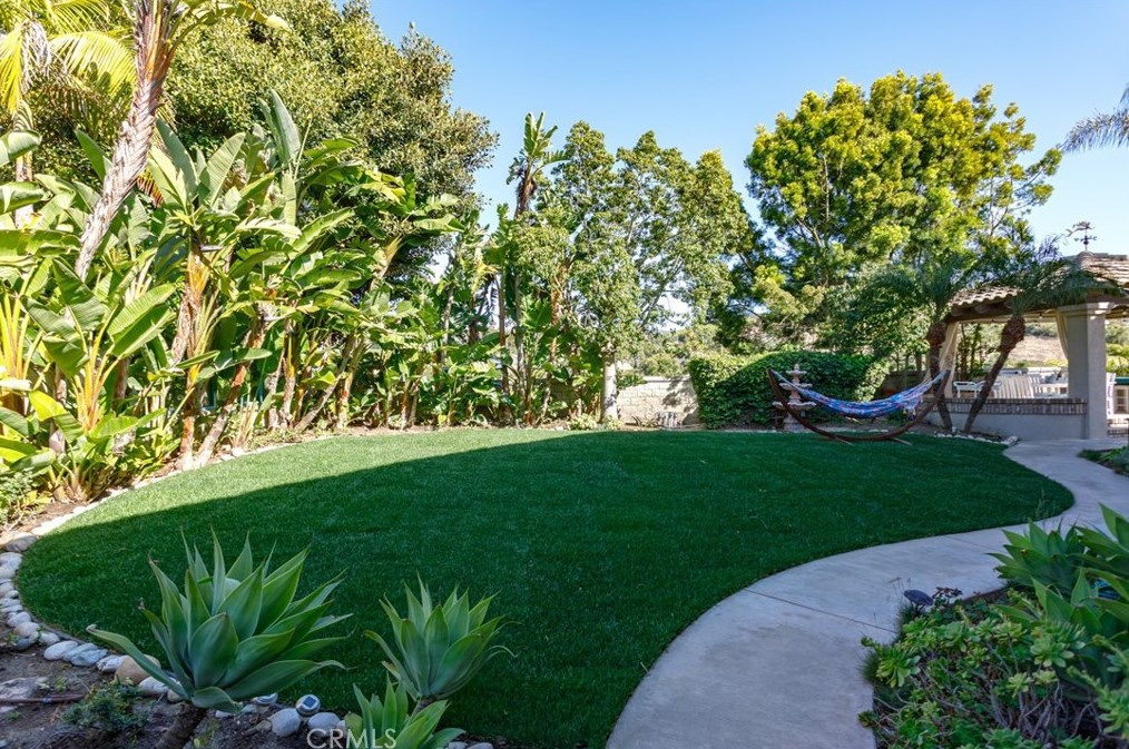 33 Gray Stone Way, Laguna Beach CA  92677-9330 exterior