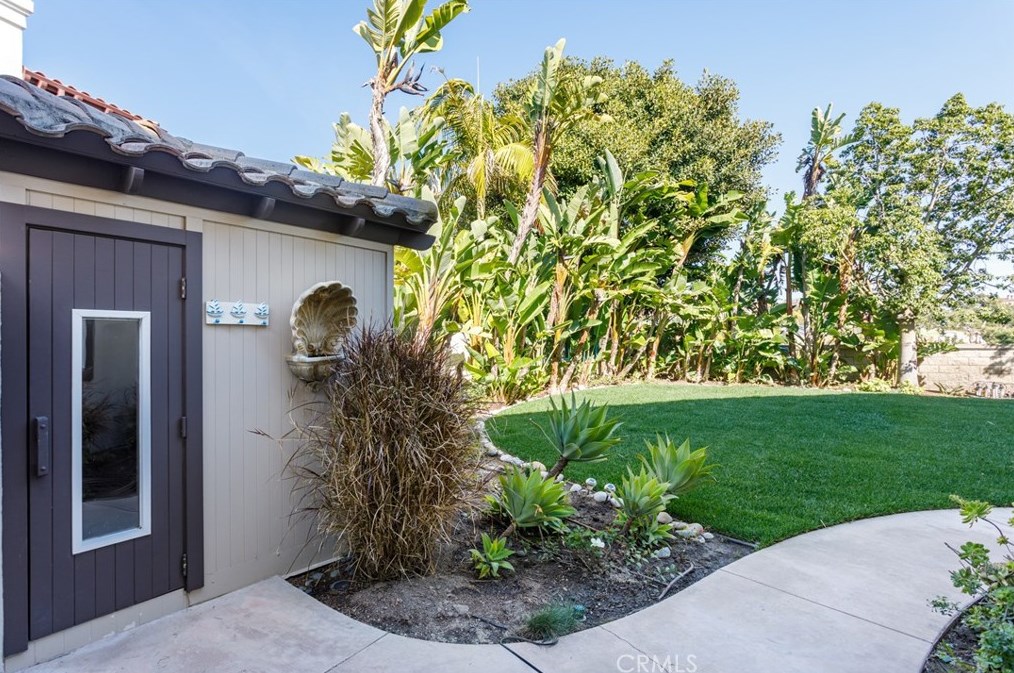 33 Gray Stone Way, Laguna Beach CA  92677-9330 exterior