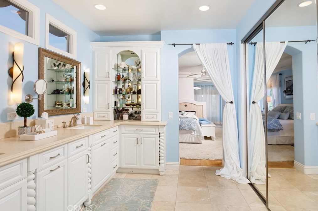 33 Gray Stone Way, Laguna Beach CA  92677-9330 exterior