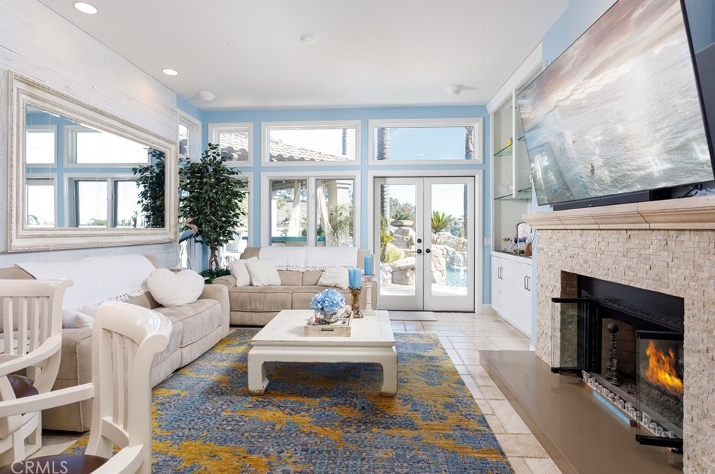 33 Gray Stone Way, Laguna Beach CA  92677-9330 exterior