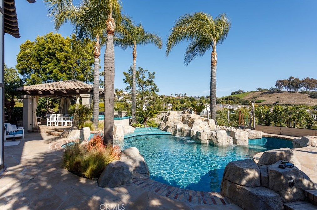 33 Gray Stone Way, Laguna Beach CA  92677-9330 exterior