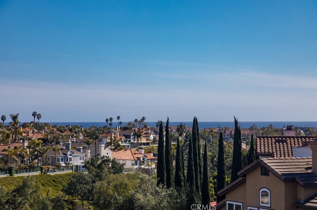 33 Gray Stone Way, Laguna Beach CA  92677-9330 exterior