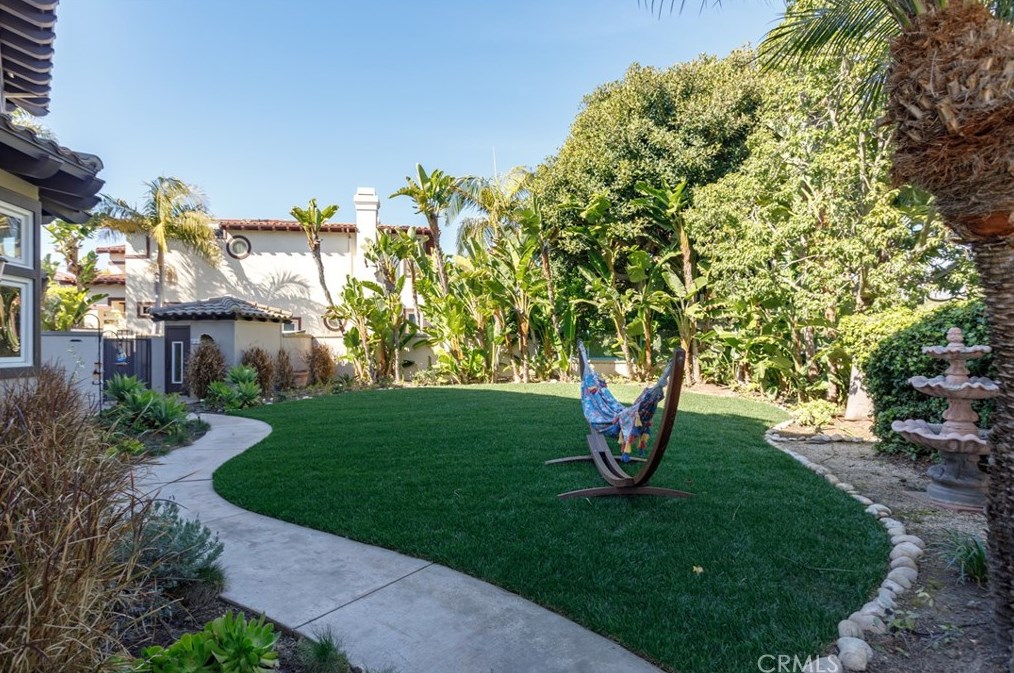 33 Gray Stone Way, Laguna Beach CA  92677-9330 exterior
