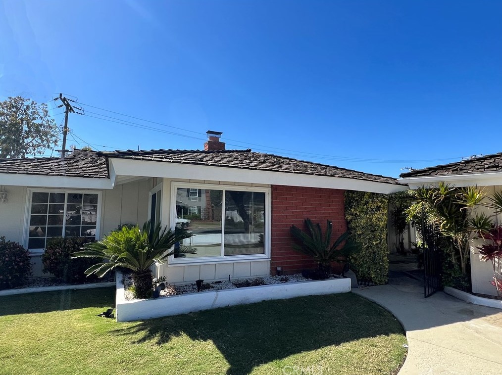 2809 Shantar Dr, Costa Mesa, CA 92626-3538