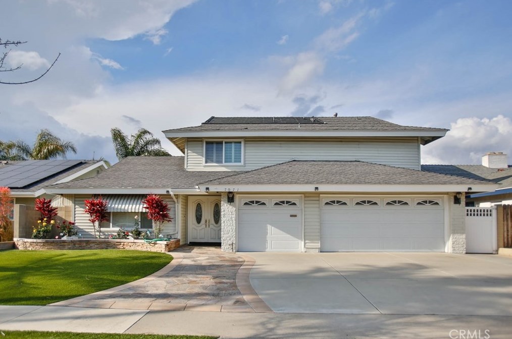 7071 Candlelight Cir, Huntington Beach, CA 92647-3520