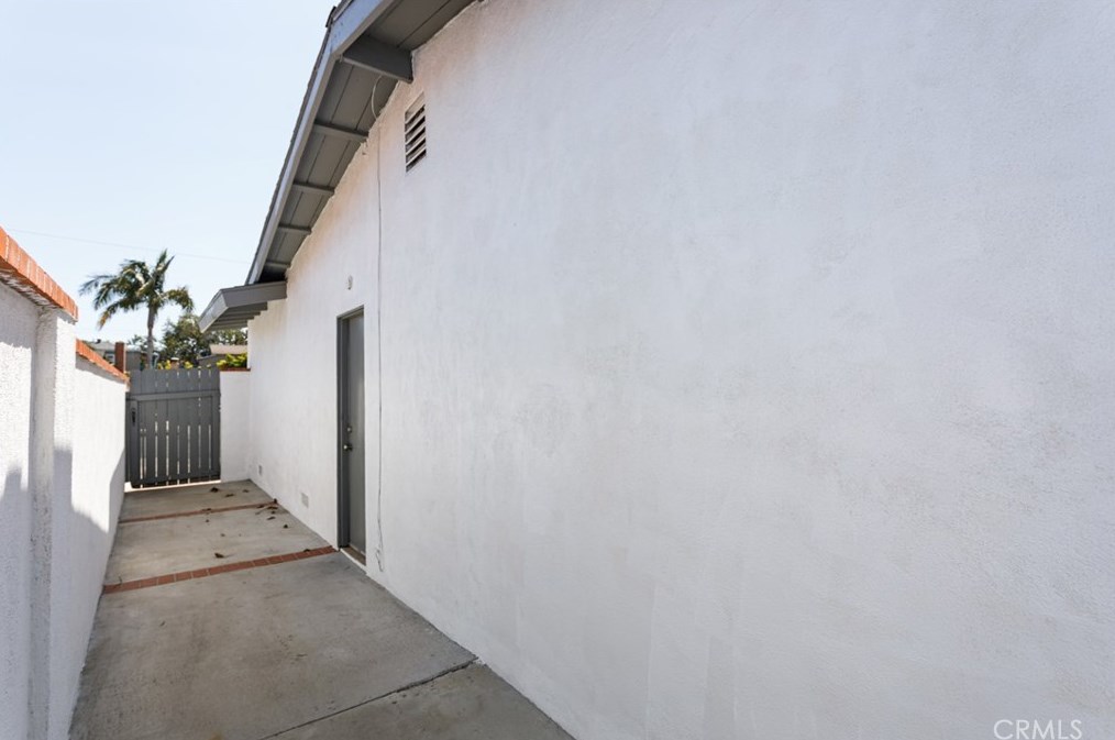 8221 Michael Dr, Huntington Beach, CA 92647