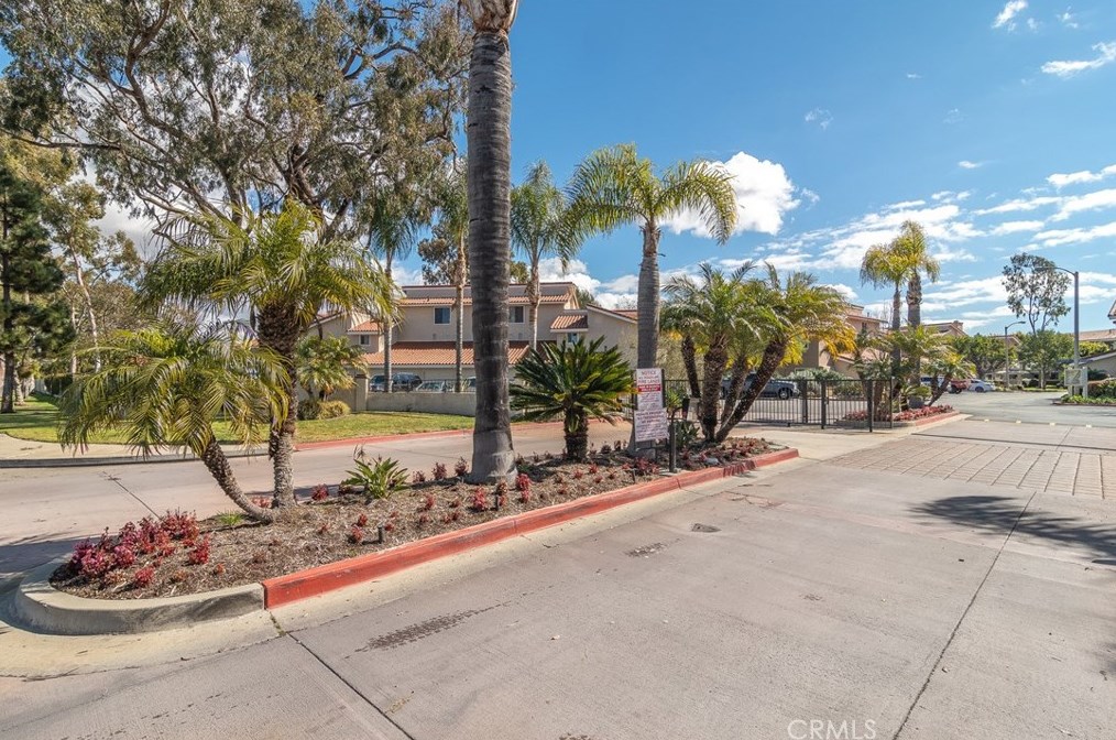 19185 Shoreline Ln, Huntington Beach, CA 92648-2254