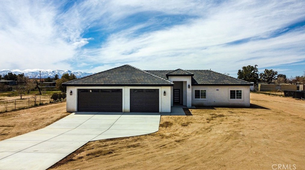 10710 3rd Ave, Hesperia, CA 92345