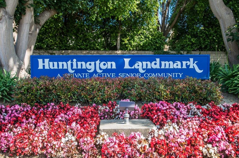8566 Larkhall Cir, Huntington Beach CA  92646-5674 exterior
