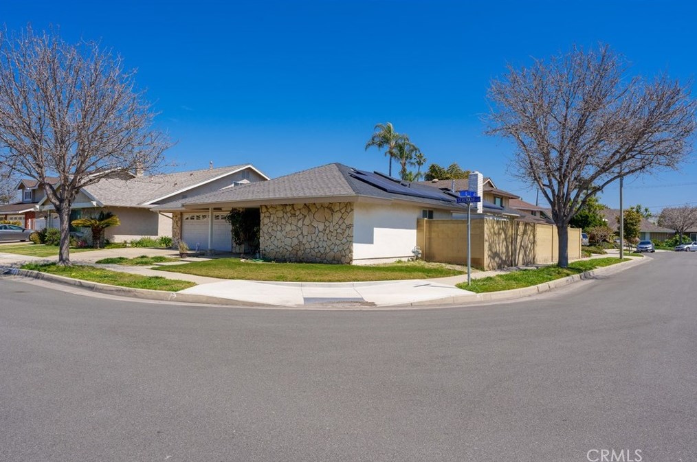 16222 Serenade Ln, Huntington Beach, CA 92647