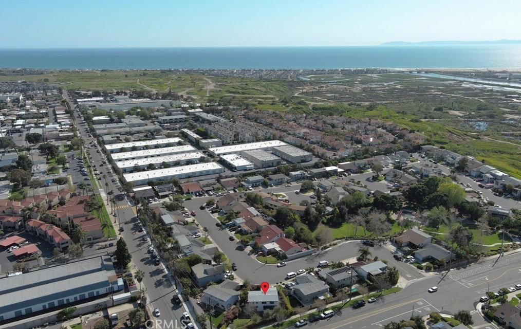 1886 Parkcrest Dr, Costa Mesa CA  92627-4533 exterior