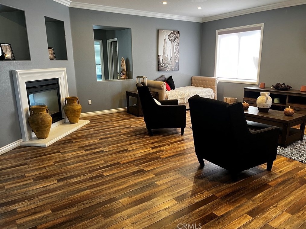 1125 Yasment St, Corona, CA 92879-4008