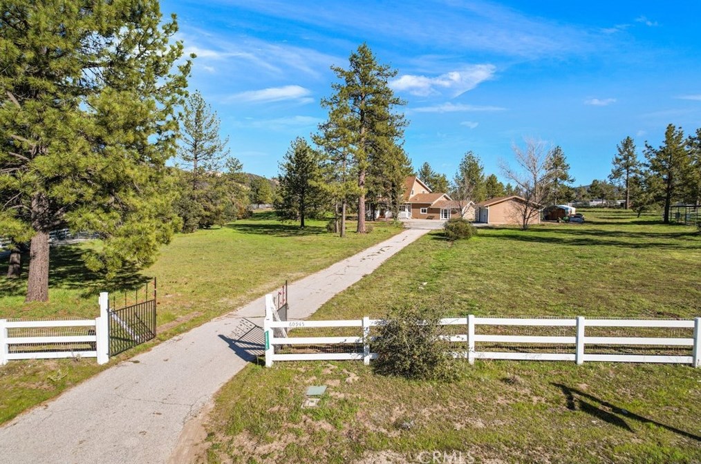 60945 Devils Ladder Rd, Pinyon Pines, CA 92561