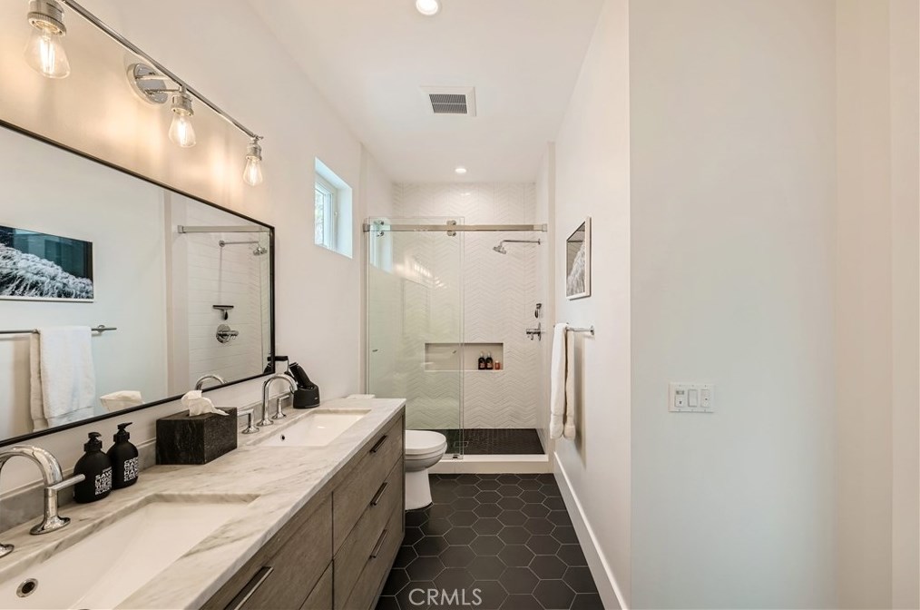 608 13th St, Huntington Beach CA  92648-4085 exterior