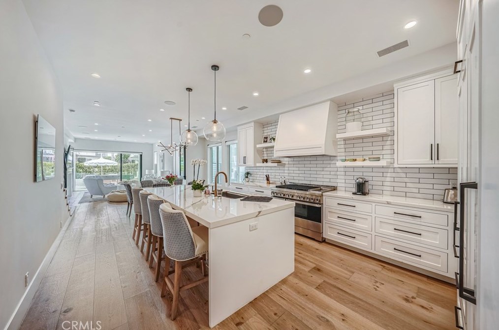 608 13th St, Huntington Beach CA  92648-4085 exterior