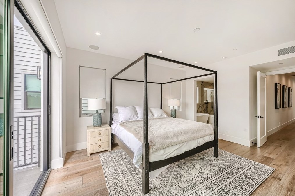 608 13th St, Huntington Beach CA  92648-4085 exterior