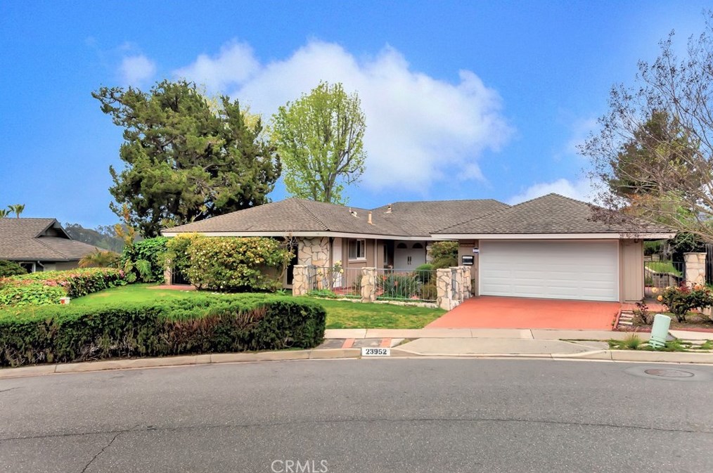 23952 El Mirage Ave, Laguna Beach, CA 92677-2210