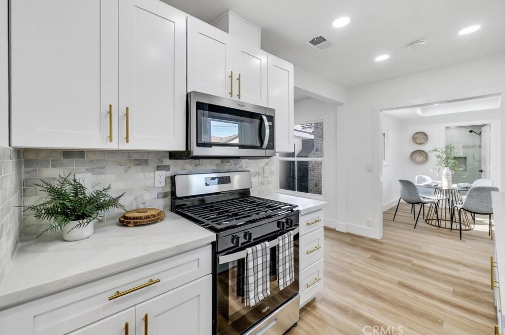810 E St, Ontario CA  91762-3004 exterior