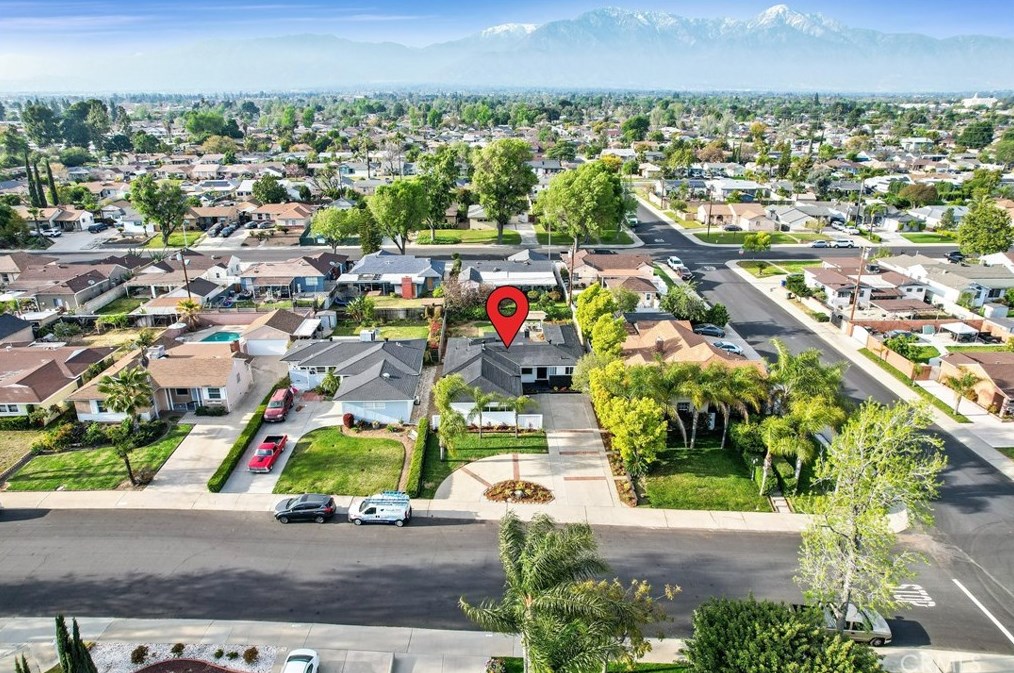 810 E St, Ontario CA  91762-3004 exterior