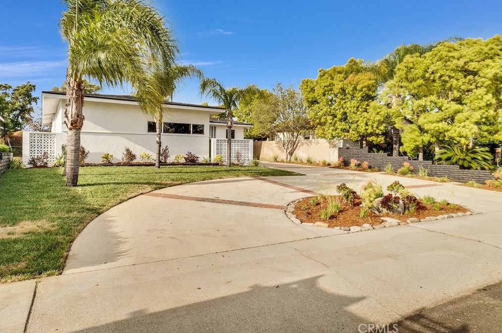 810 E St, Ontario CA  91762-3004 exterior
