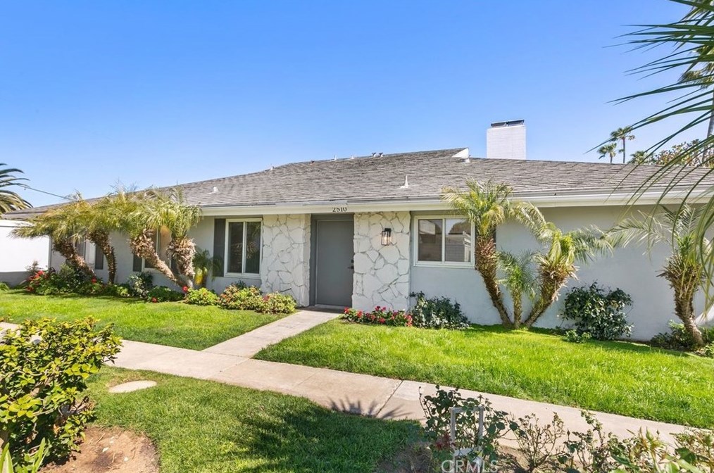 2510 University Dr, Newport Beach, CA 92660