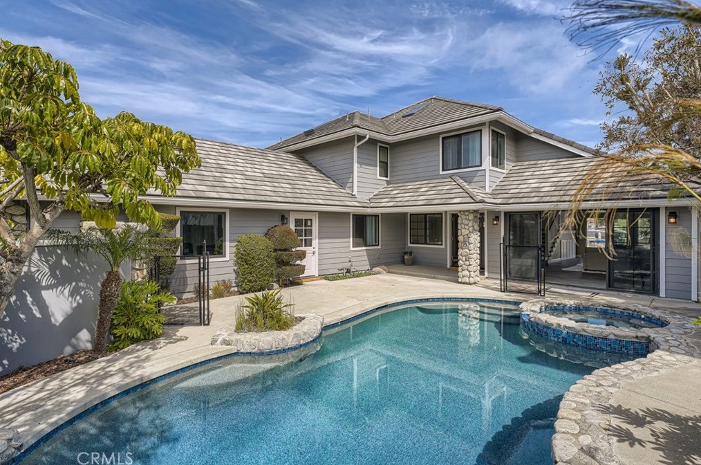 16322 Sundancer Ln, Huntington Beach, CA 92649-2530