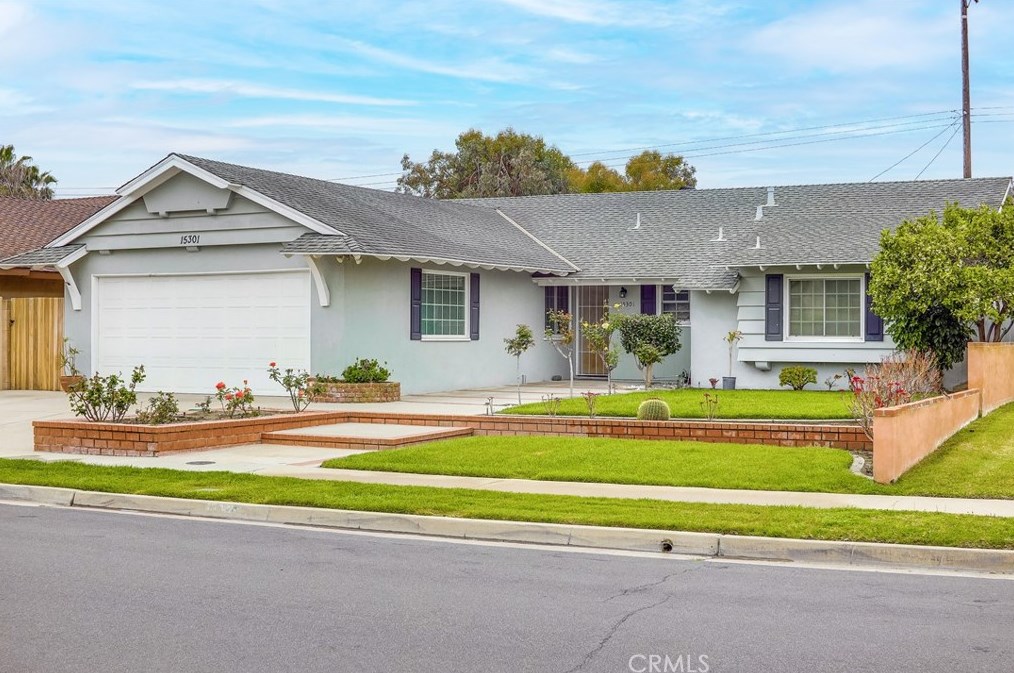 15301 Rushmoor Ln, Huntington Beach, CA 92647-3022