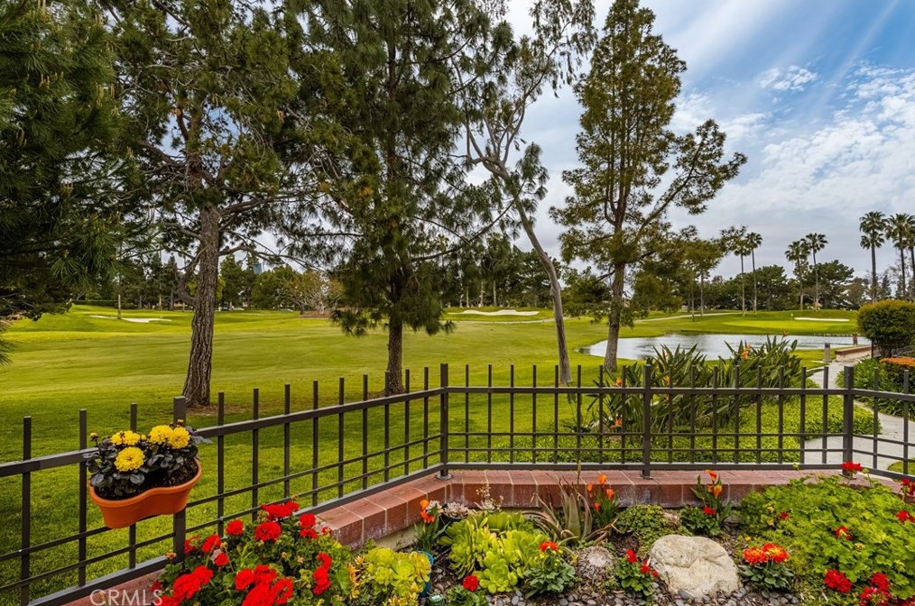 2330 Sunningdale Dr, Tustin, CA 92782