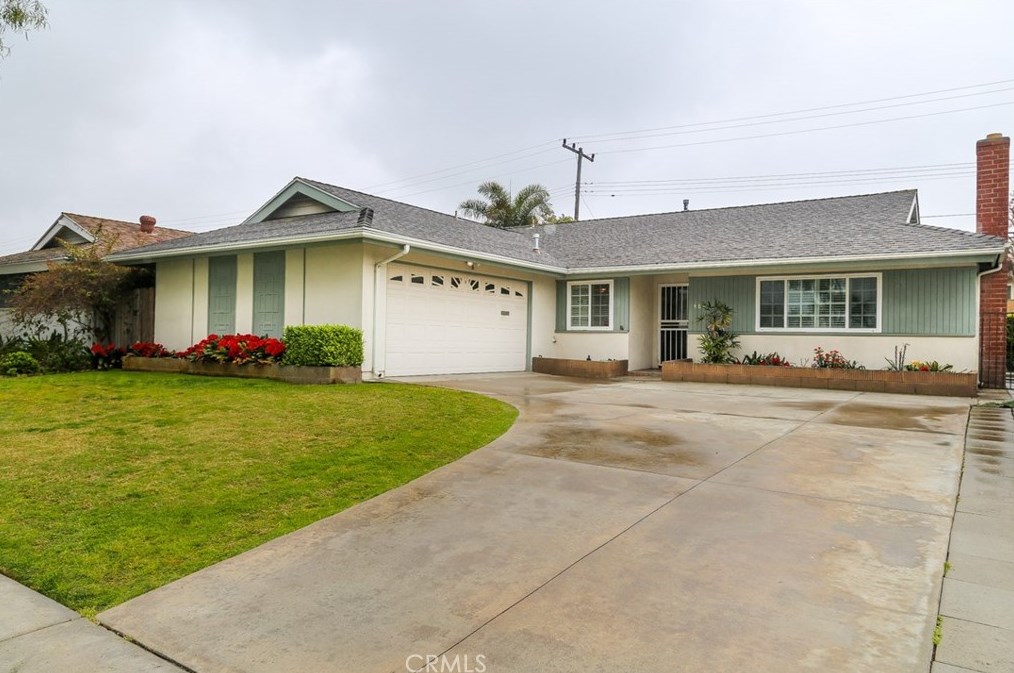 4842 Scenario Dr, Huntington Beach, CA 92649-2320