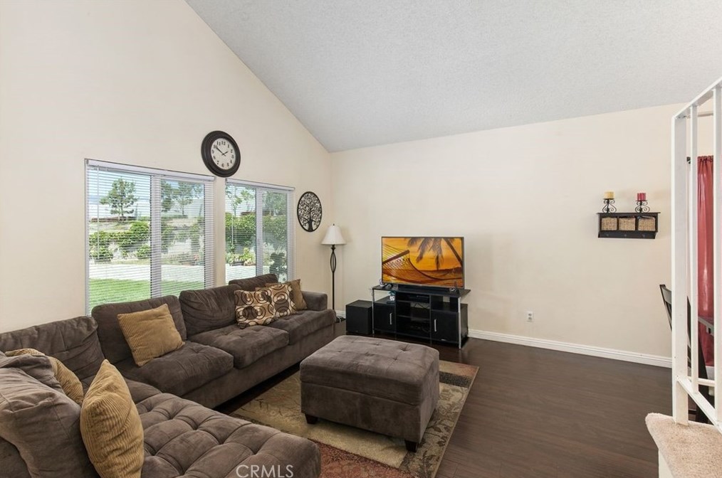 17293 Mariana St, Fontana, CA 92336-1578