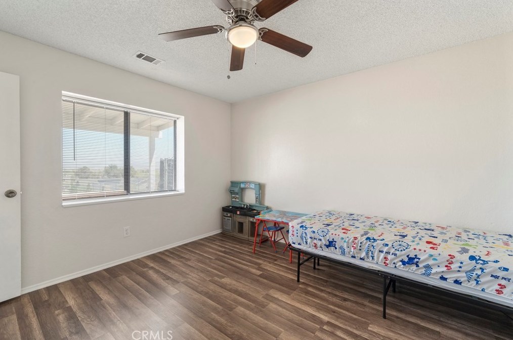 18603 Yucca St, Hesperia CA  92345-6444 exterior
