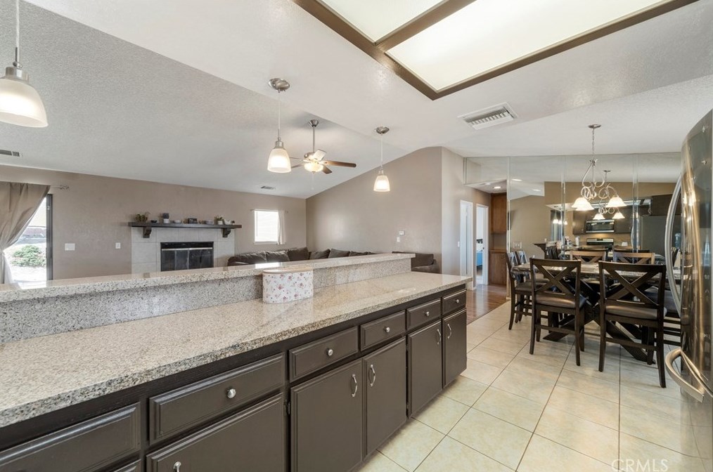 18603 Yucca St, Hesperia CA  92345-6444 exterior
