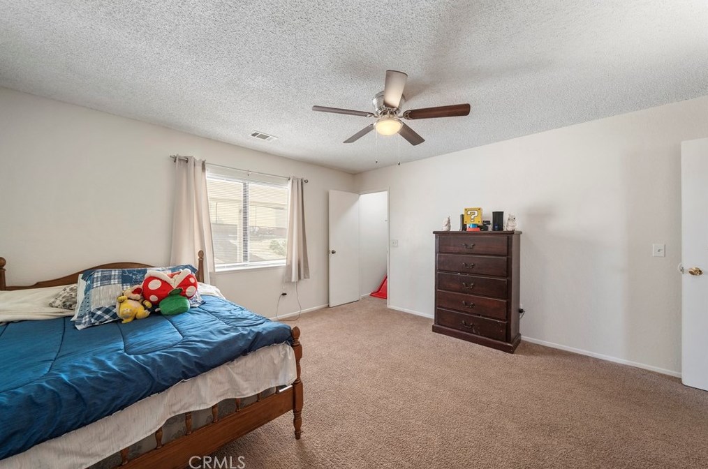 18603 Yucca St, Hesperia CA  92345-6444 exterior