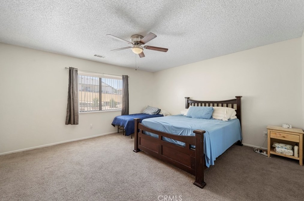 18603 Yucca St, Hesperia CA  92345-6444 exterior