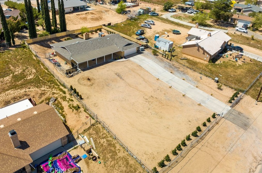 18603 Yucca St, Hesperia CA  92345-6444 exterior