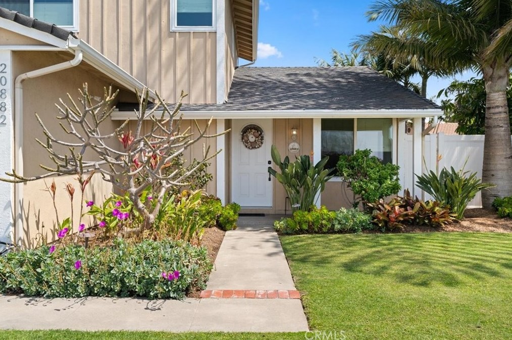 20882 Lancelot Ln, Huntington Beach, CA 92646-5933