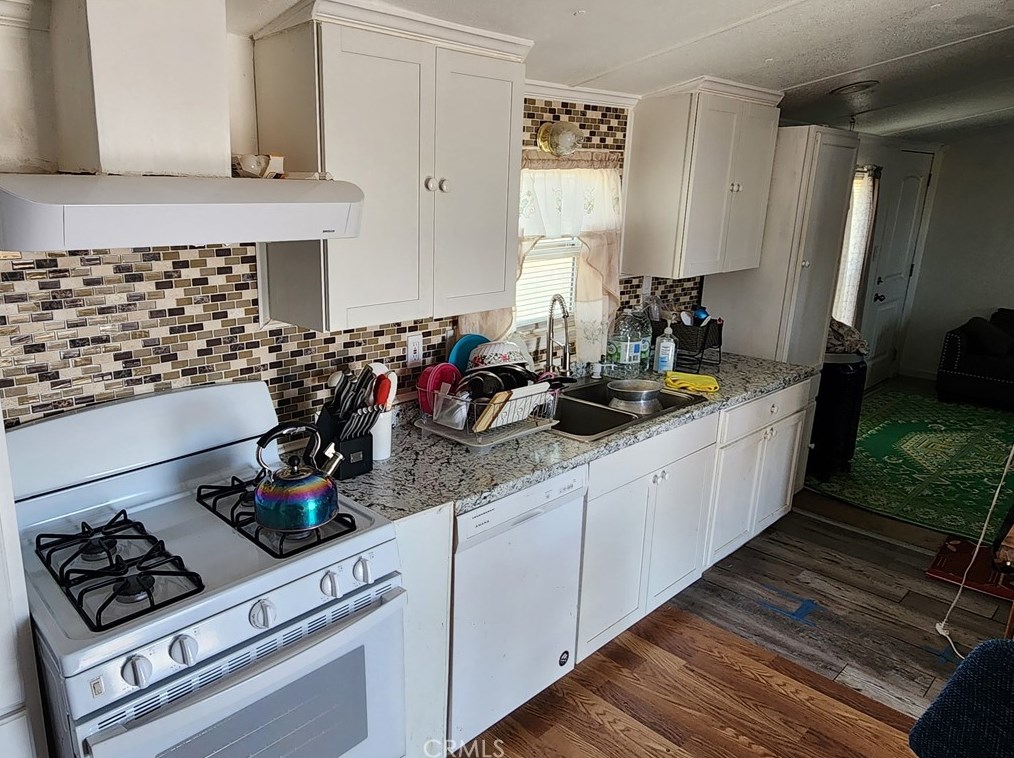 42820 Manatee St, Newberry Springs CA  92365-9534 exterior