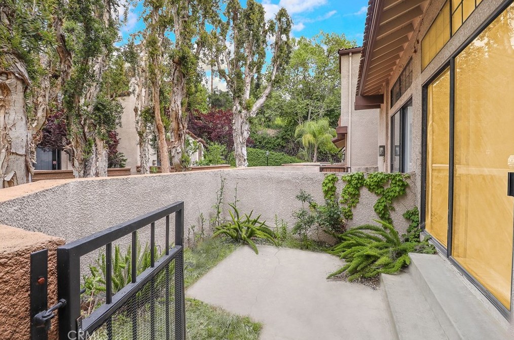 18 Wildflower Pl, Pomona, CA 91766-6601