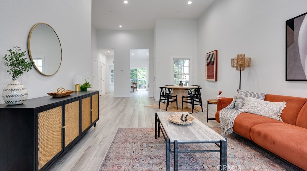 2514 W Macarthur Blvd #d, Santa Ana, CA 92704