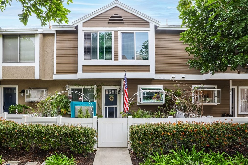 49 Dogwood Ln, Laguna Beach, CA 92656-2956