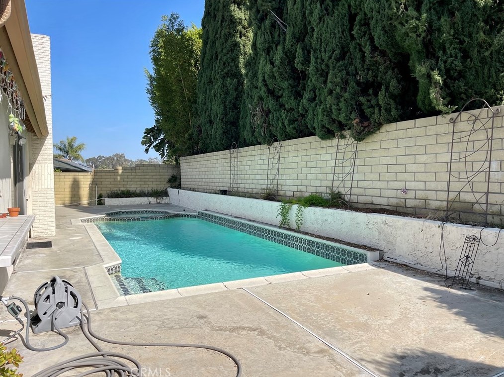 25221 Pizarro Rd, El Toro, CA 92630