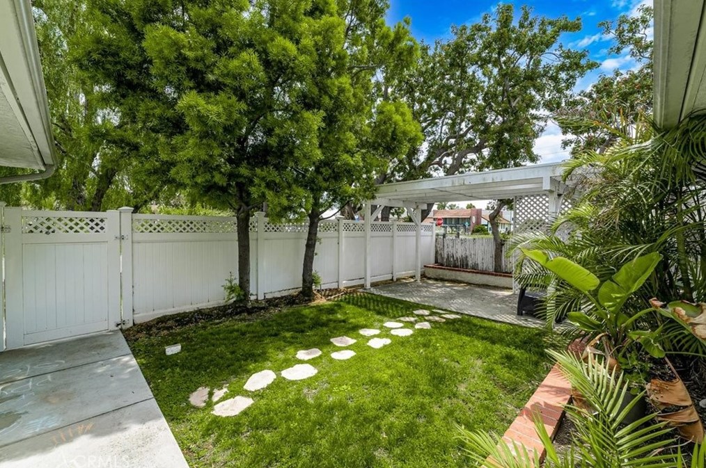 16951 Ross Ln, Huntington Beach, CA 92647