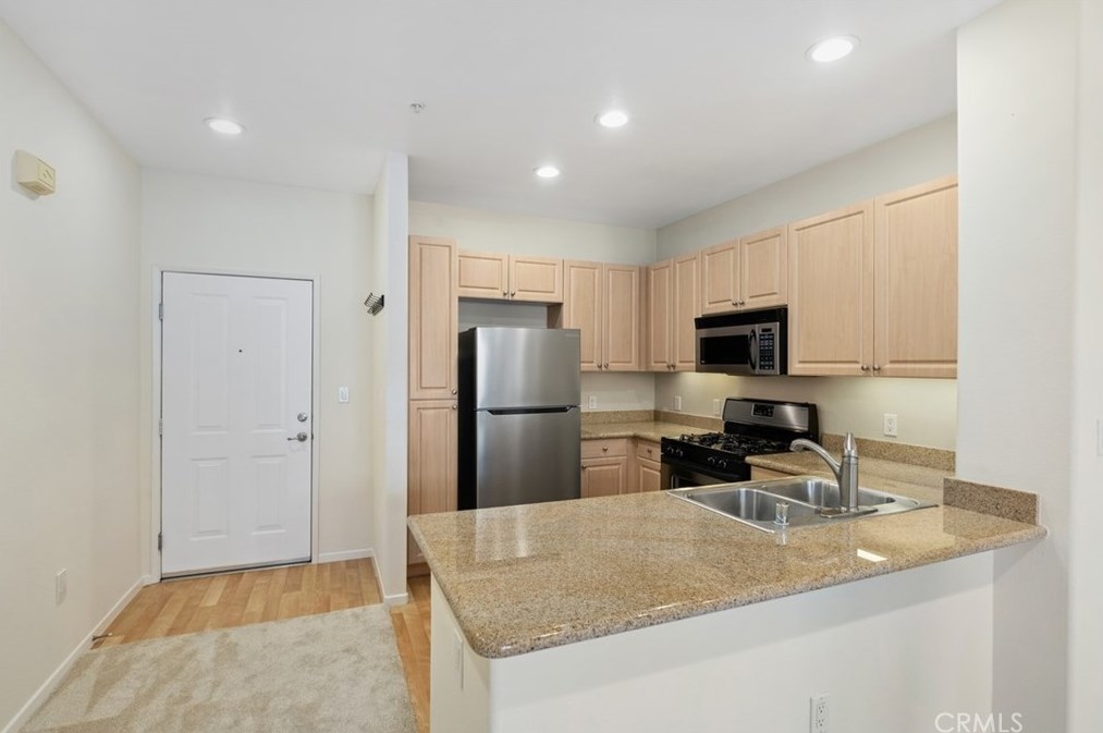 2458 Watermarke Pl, Irvine, CA 92612