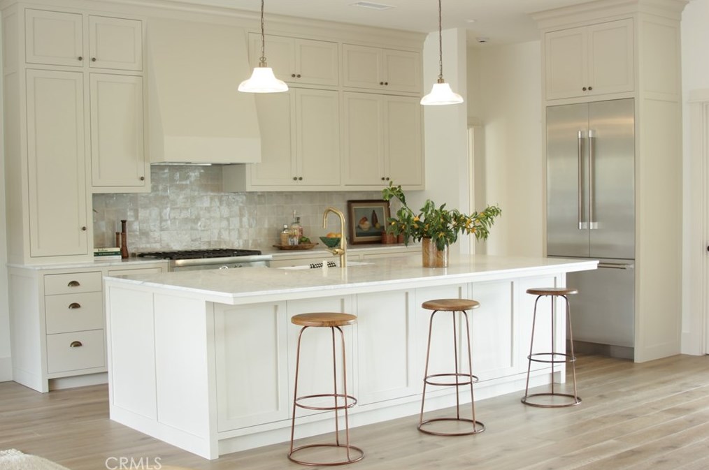 337 Holmwood Dr, Newport Beach, CA 92663