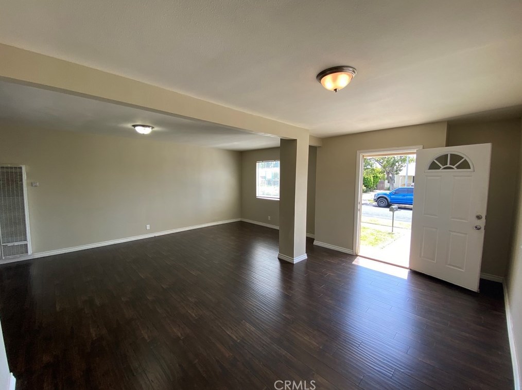 9726 Mercedes Ave, Los Angeles CA  91331-5316 exterior