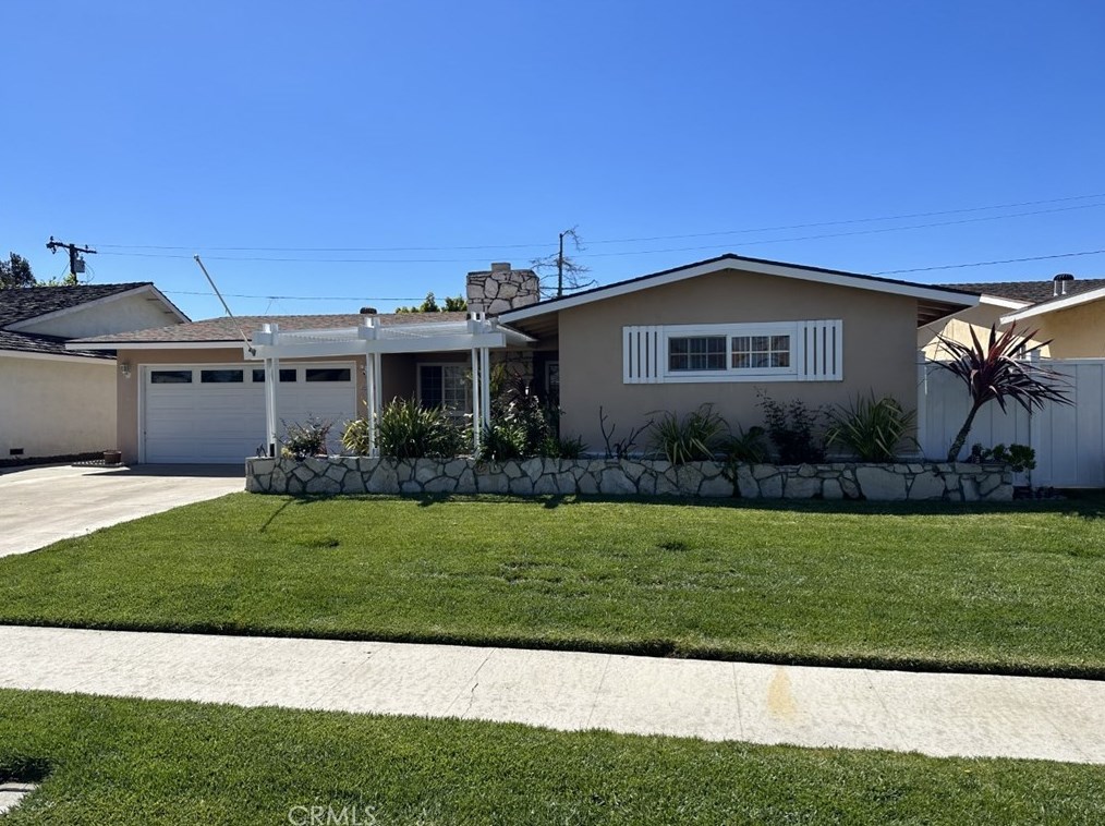 16651 Tiber Ln, Huntington Beach, CA 92647